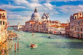 Kāpēc Venēcijā ielu vietā ir kanāli? – Ilustrētā Junioriem