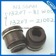 China 13207-81W00/13207-21002 FKM NBR Valve Stem Oil Seal for Nissan -  China Valve Stem Seal, Nissan Valve Stem Seal